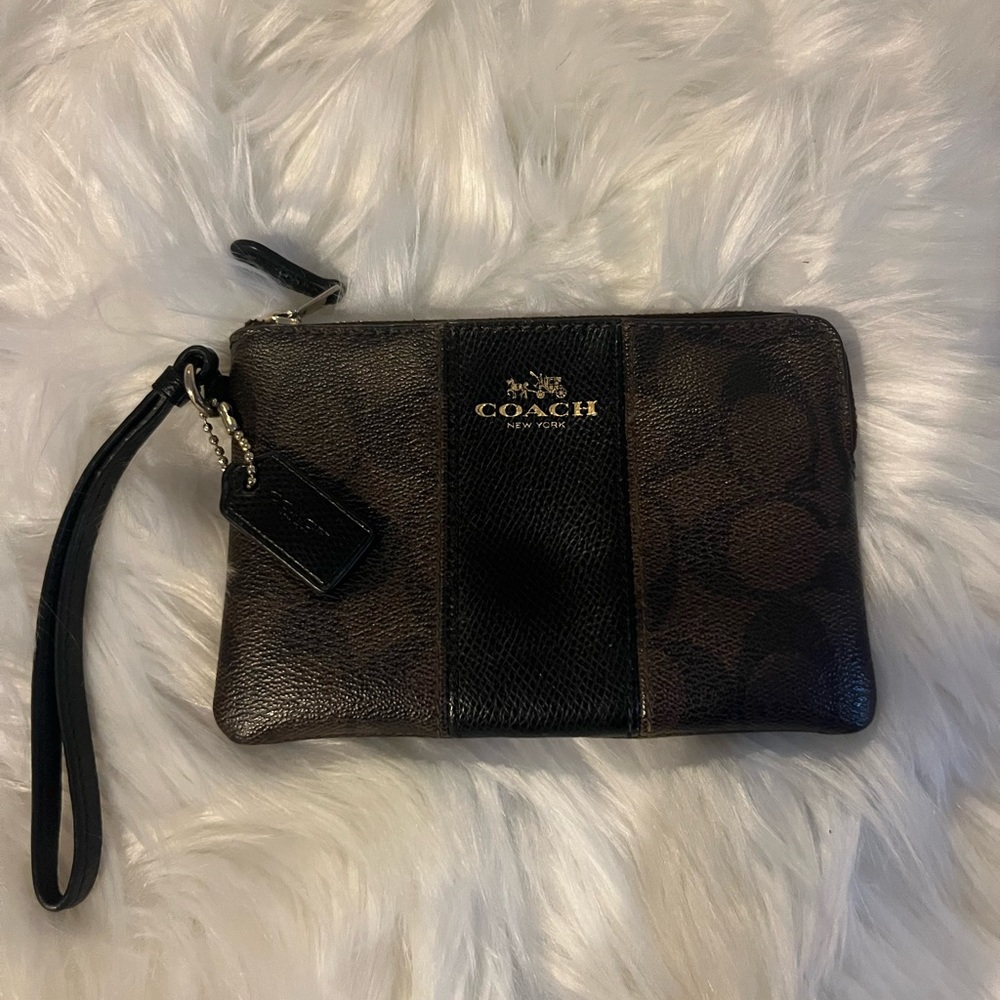Coach wristlet wallet